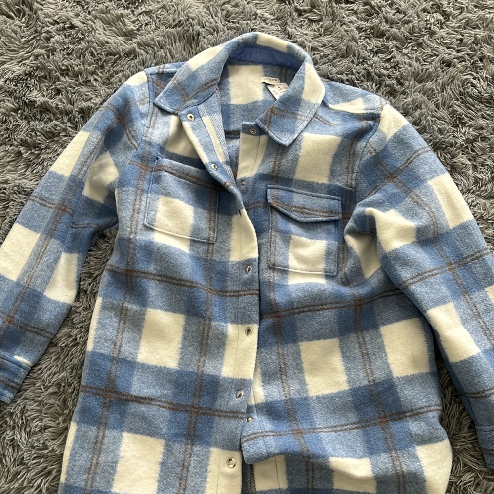 Women’s shaket
